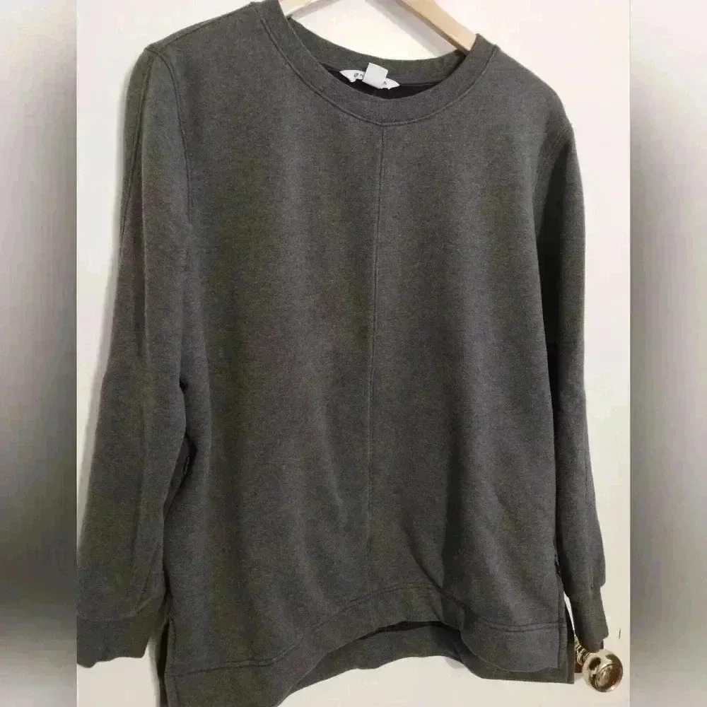 - Athleta Gray Long Sleeve Athletic Top L